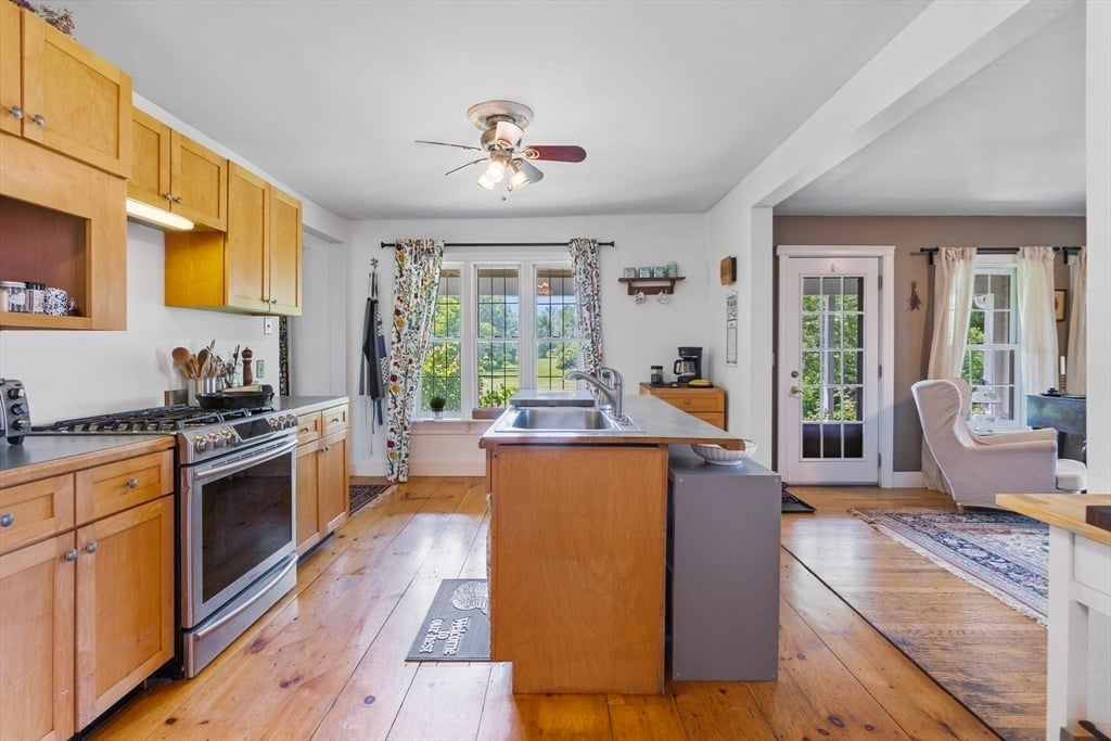 309 Ireland St Photo 9