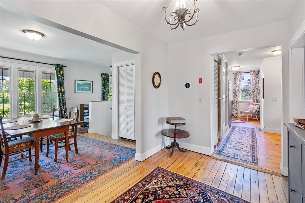 309 Ireland St Photo 8