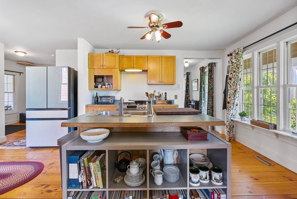 309 Ireland St Photo 11