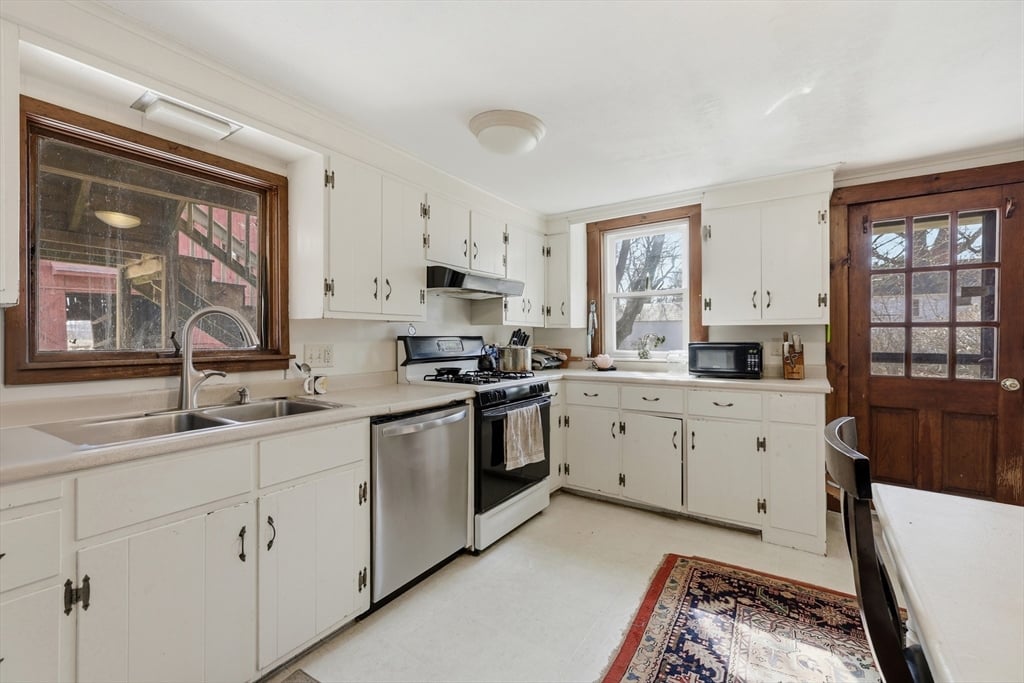 128 West St Photo 18