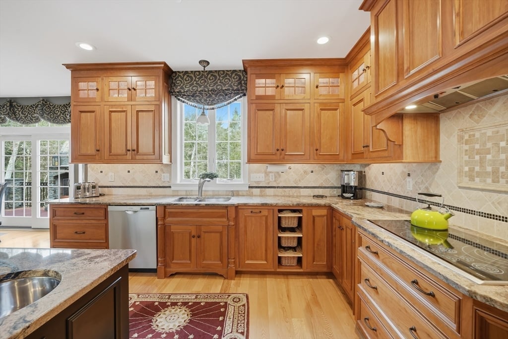 16 Falcon Heights Photo 9