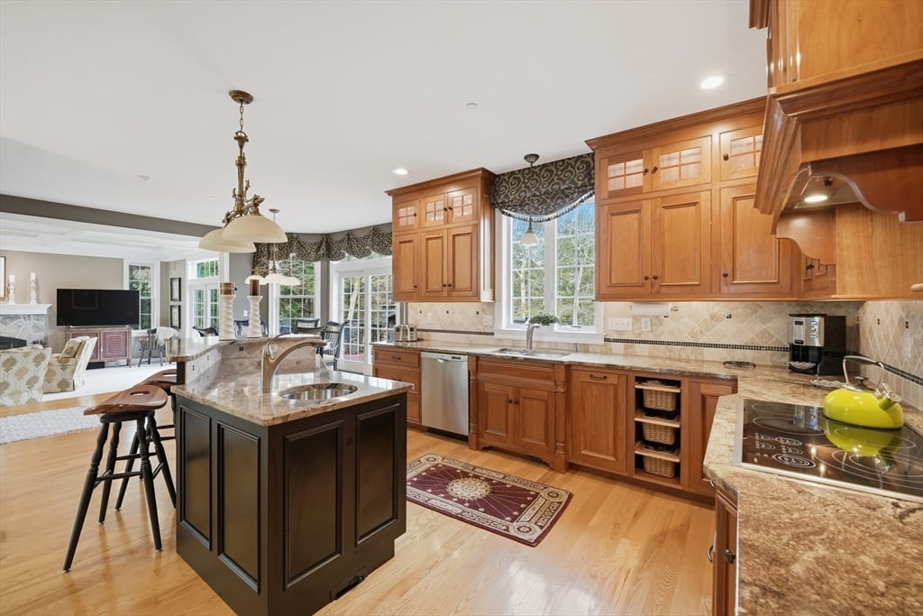 16 Falcon Heights Photo 10