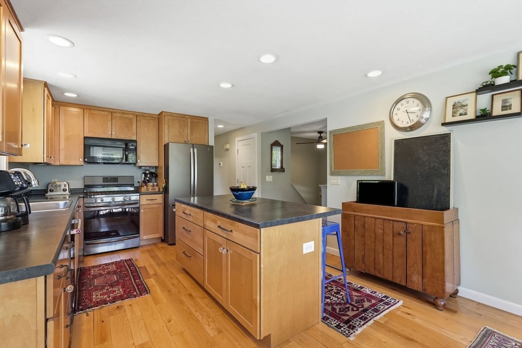 17 Captain Lathrop Dr Photo 12