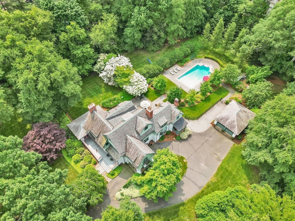 135 Forest Glen Rd Photo 40