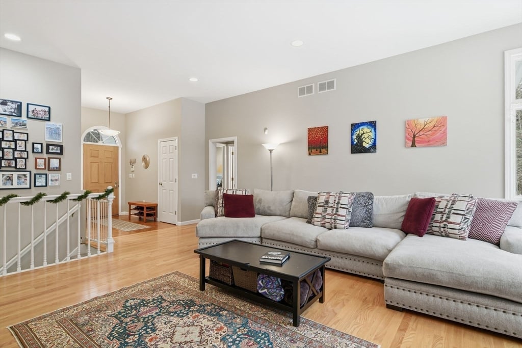 6 Shattuck Road Photo 8