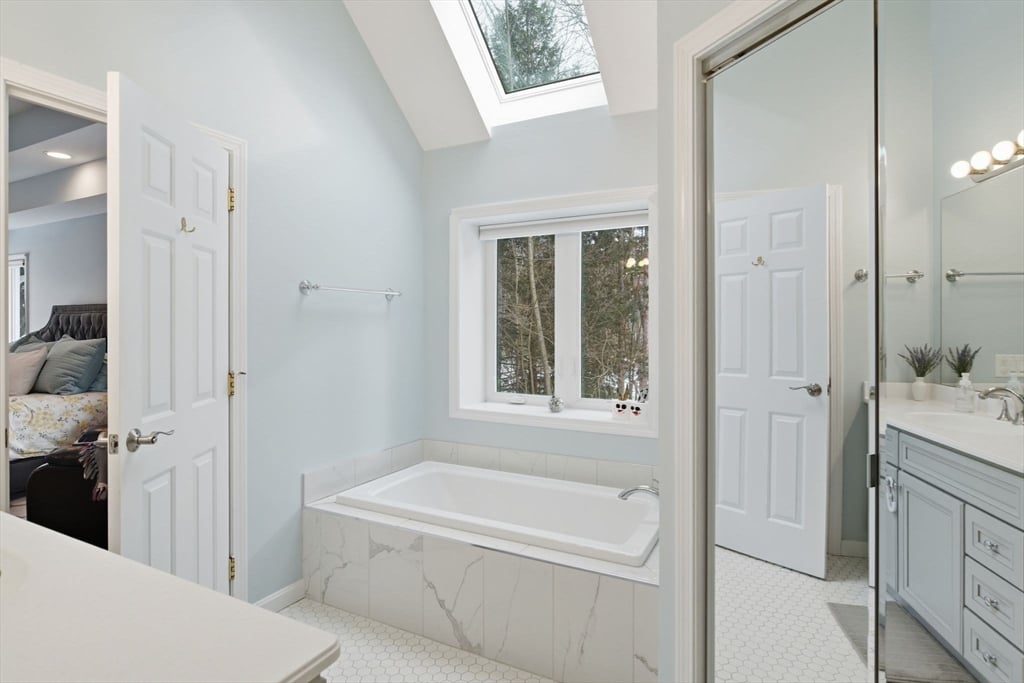 6 Shattuck Road Photo 23