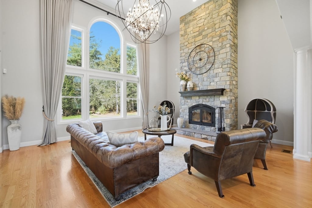 9 Nicholas Ln Photo 8