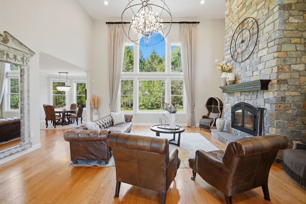 9 Nicholas Ln Photo 7