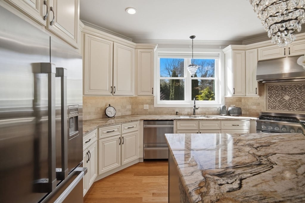 9 Nicholas Ln Photo 20