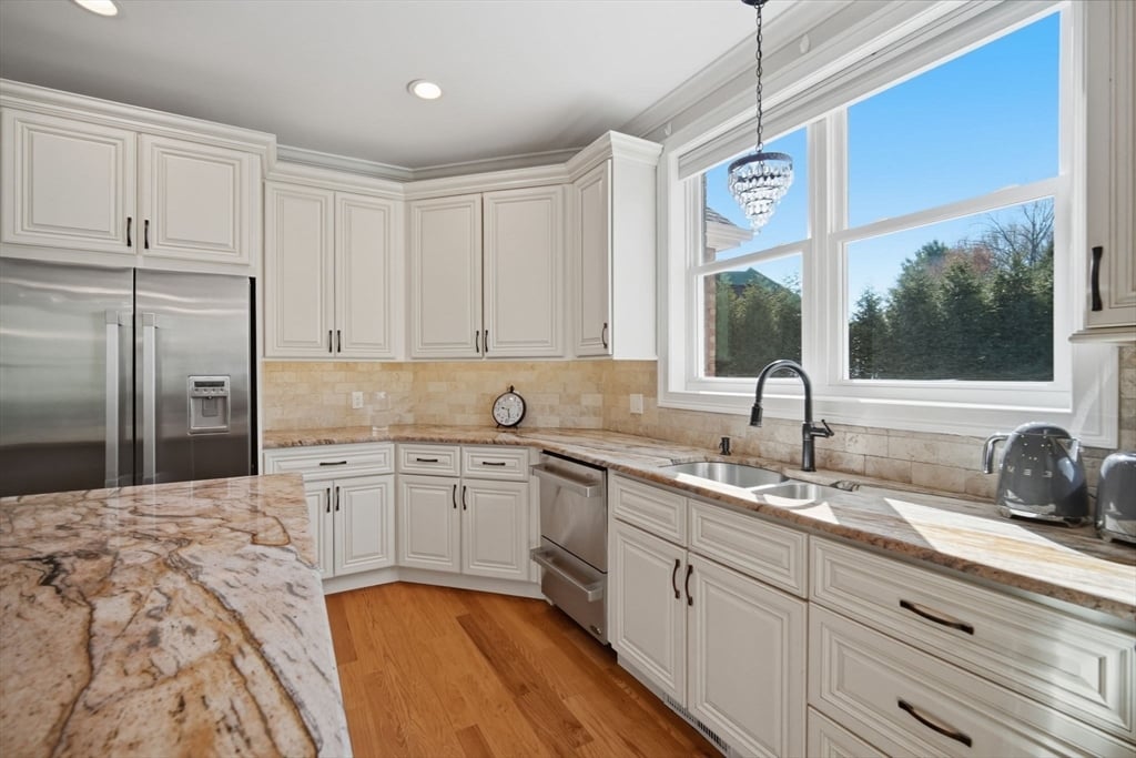 9 Nicholas Ln Photo 19