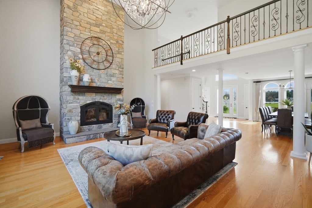 9 Nicholas Ln Photo 6