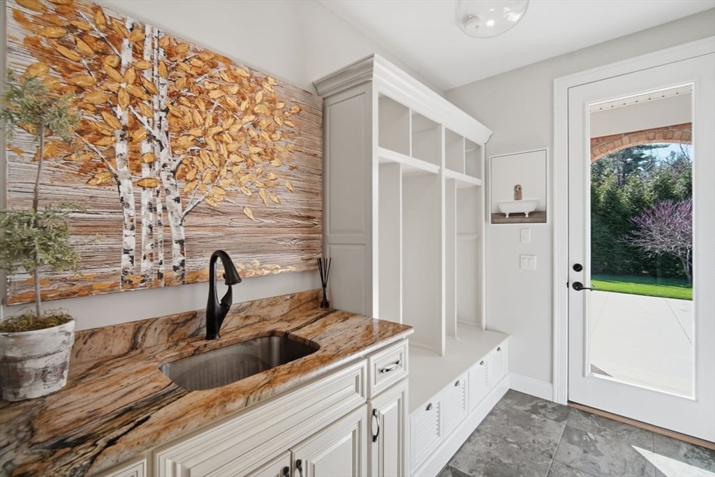 9 Nicholas Ln Photo 38