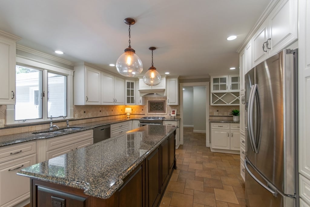 591 Pinewood Dr Photo 8