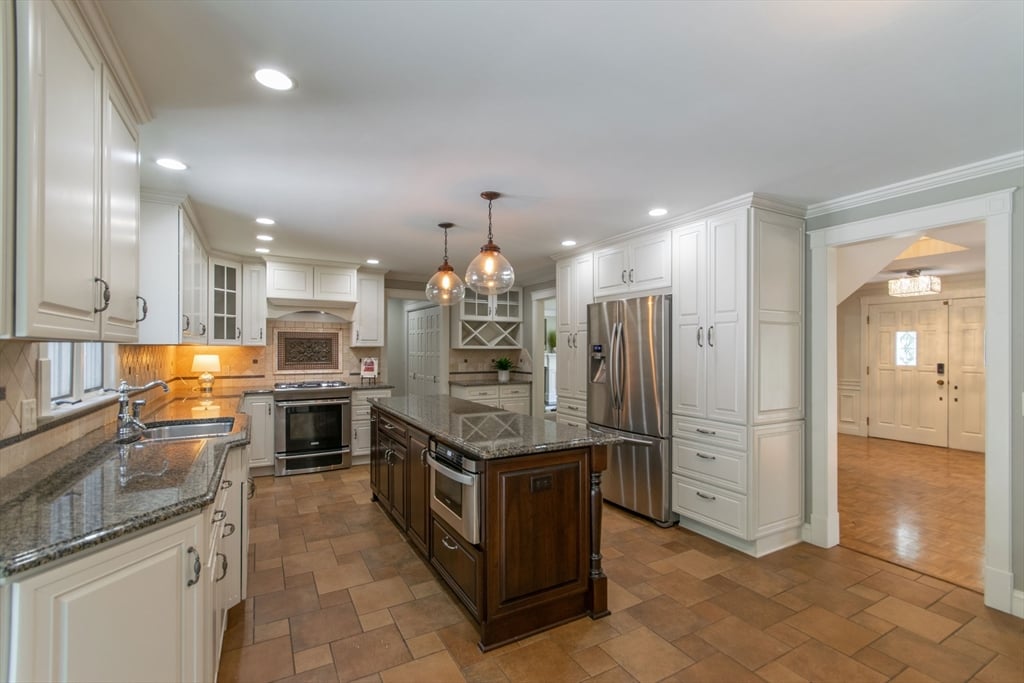 591 Pinewood Dr Photo 7