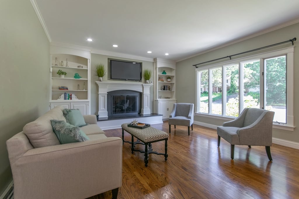 591 Pinewood Dr Photo 5