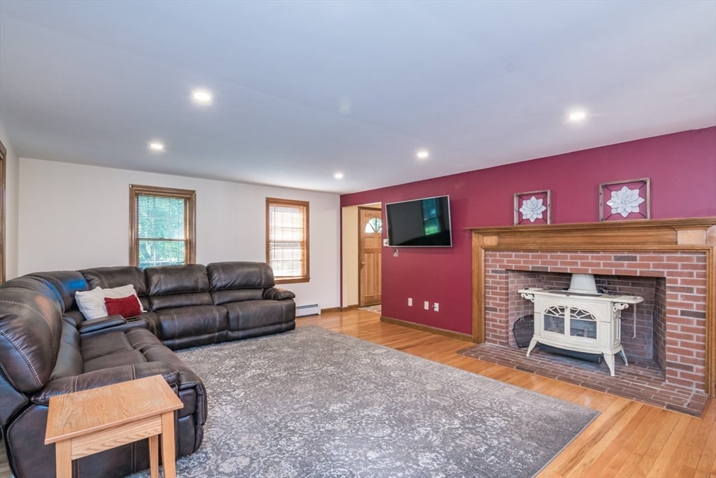 68 Highland Ave Photo 8