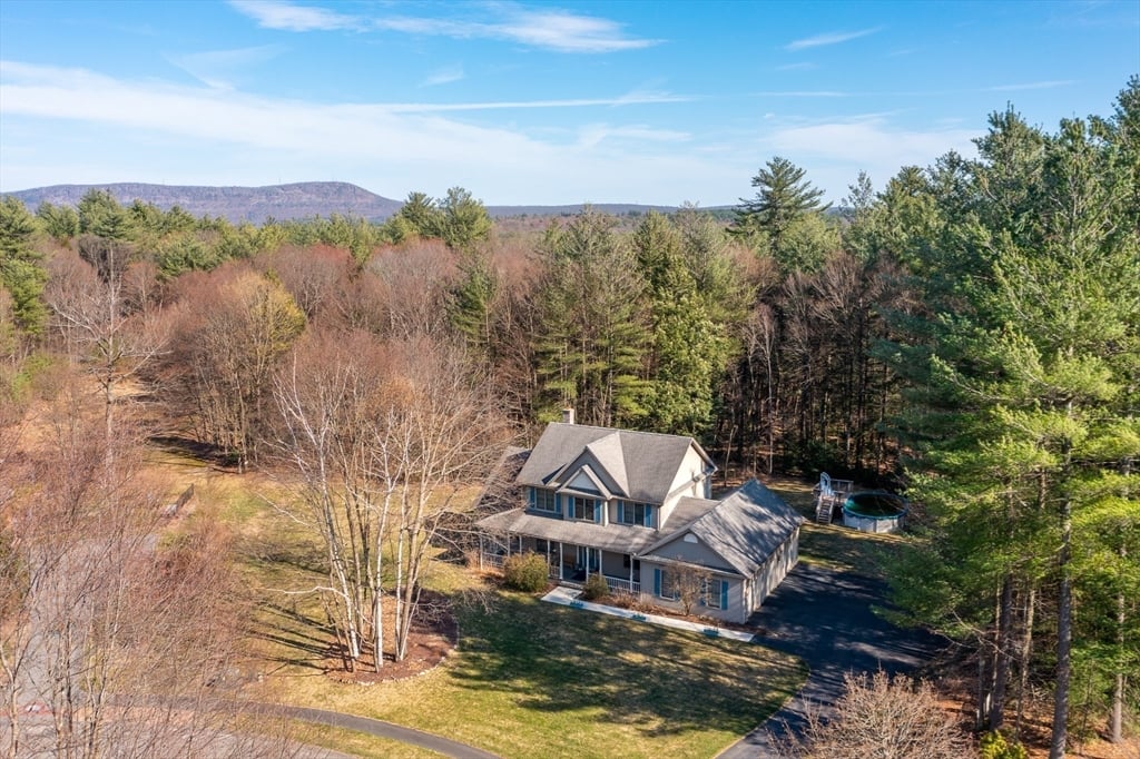 12 Golden Cir Photo 41