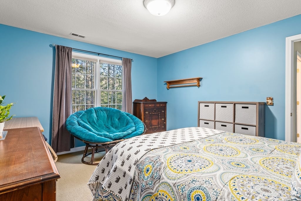 12 Golden Cir Photo 31