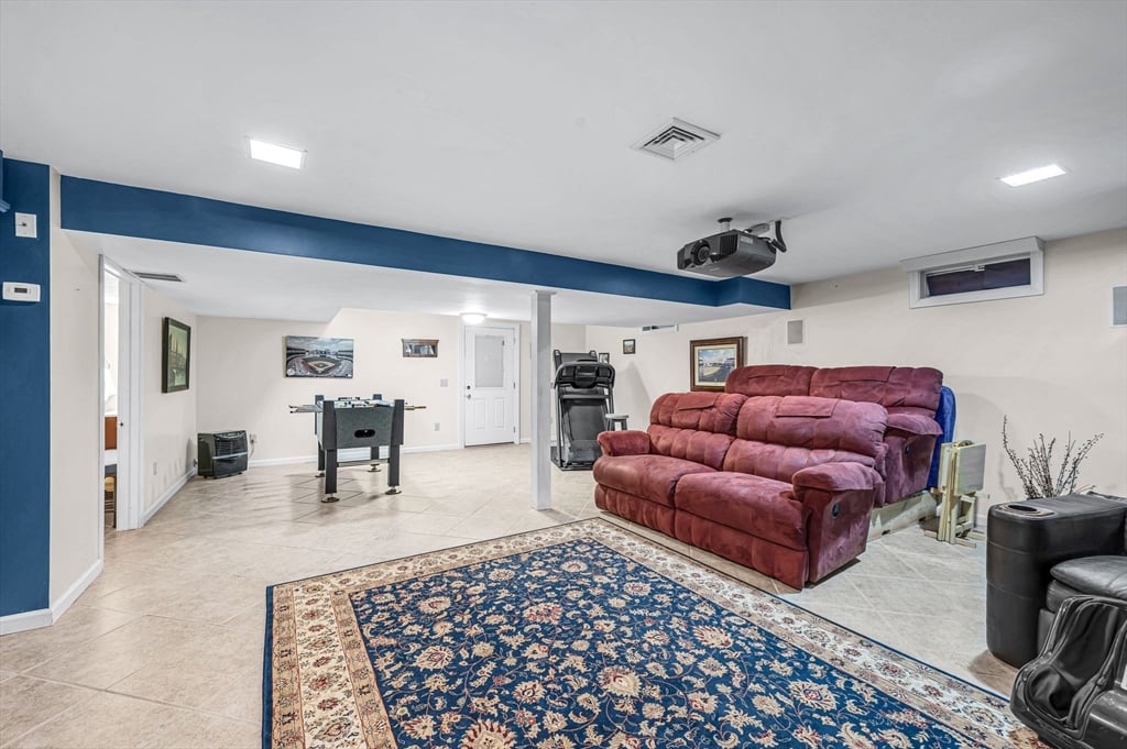 115 Williamsburg Dr Photo 31