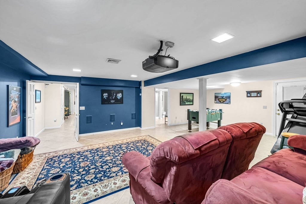 115 Williamsburg Dr Photo 32