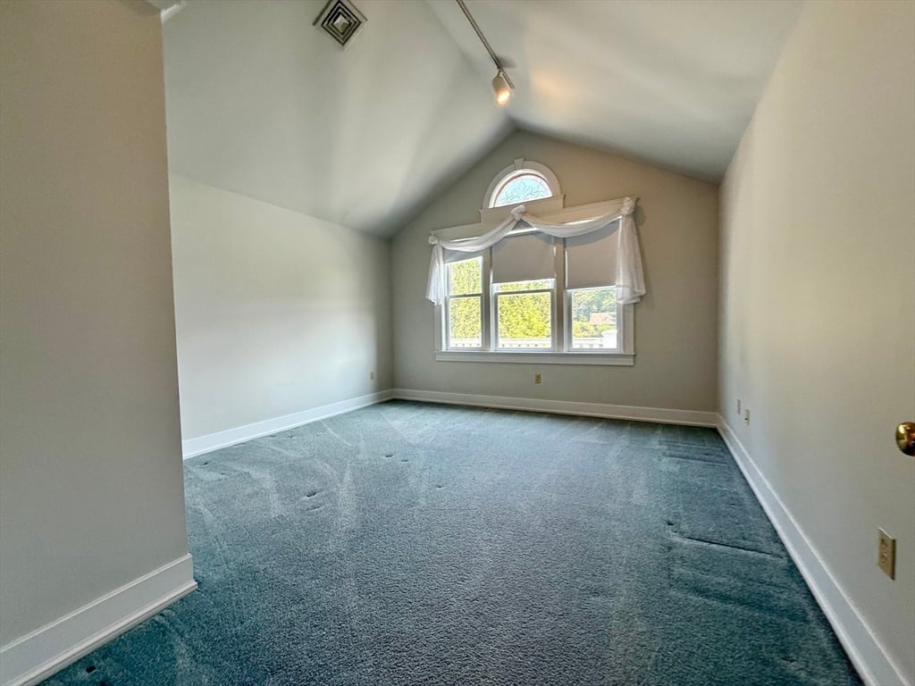 365 Middle St Photo 39