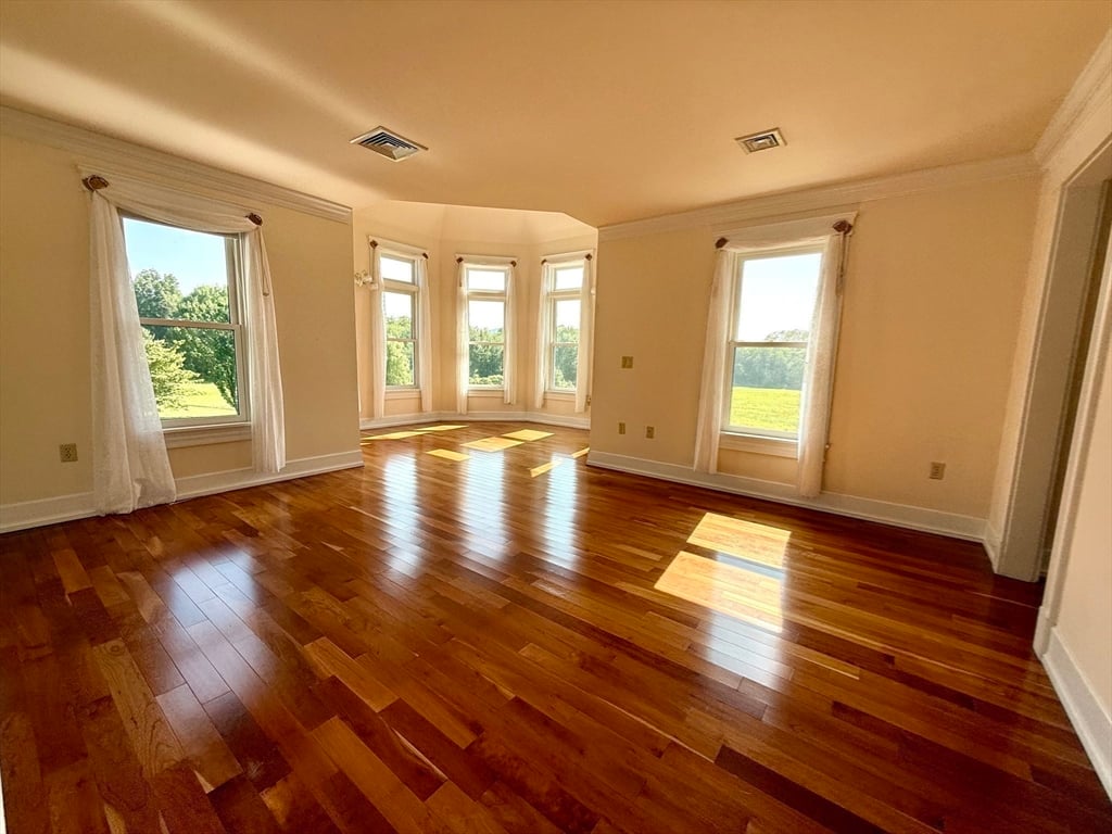 365 Middle St Photo 31