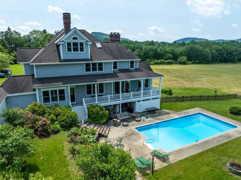 365 Middle St Photo 2