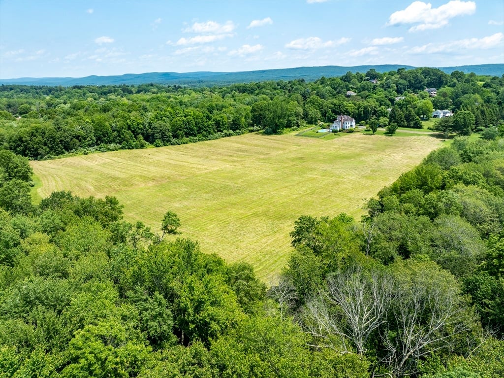 365 Middle St Photo 4