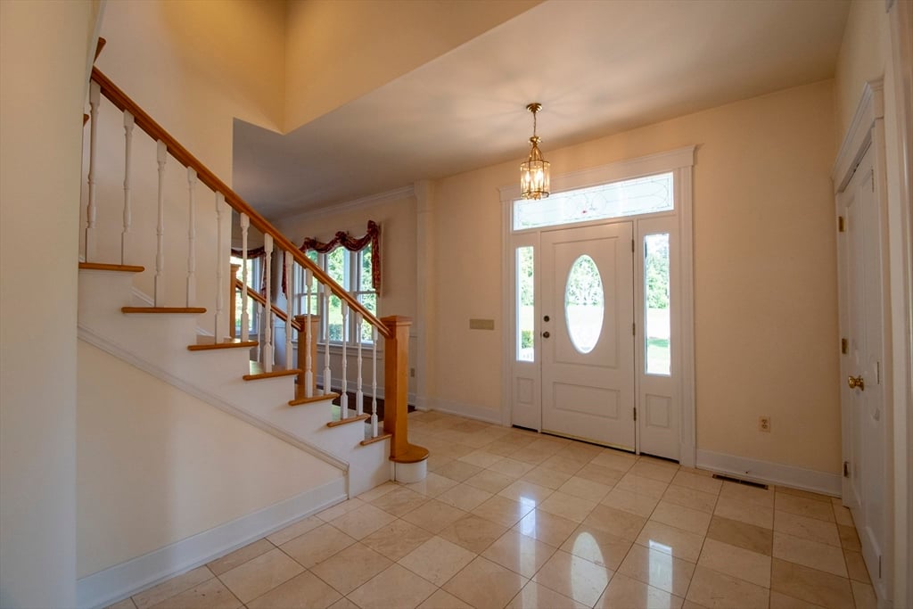 365 Middle St Photo 10