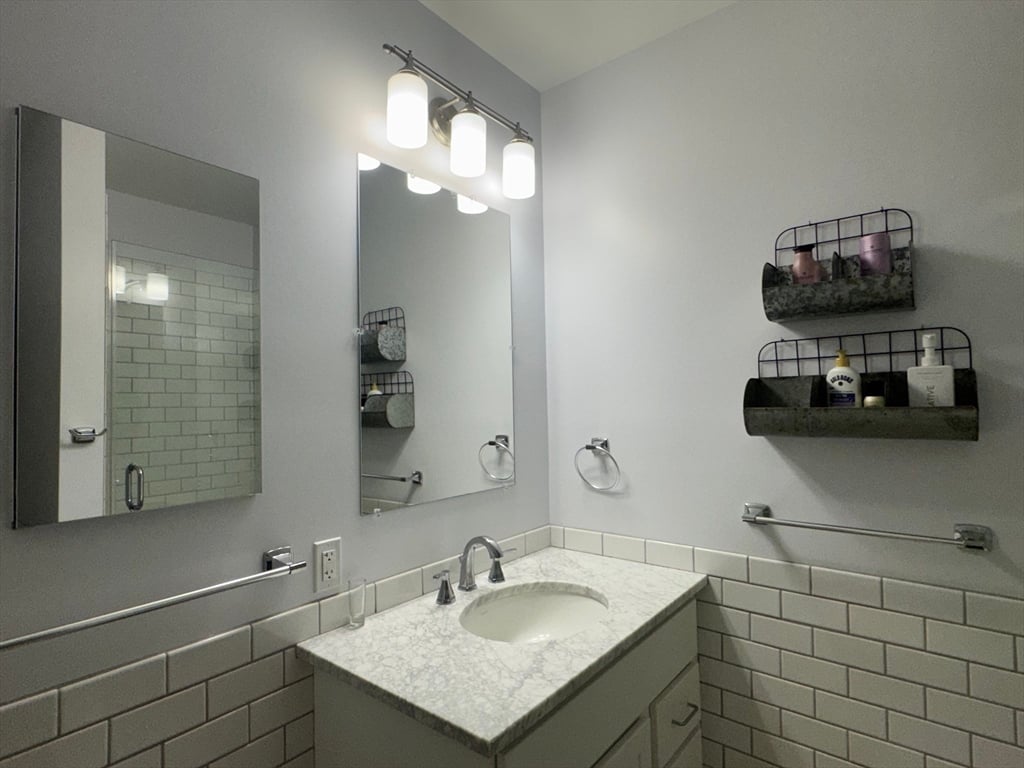 10 Deerfield Ave  #9 Photo 15
