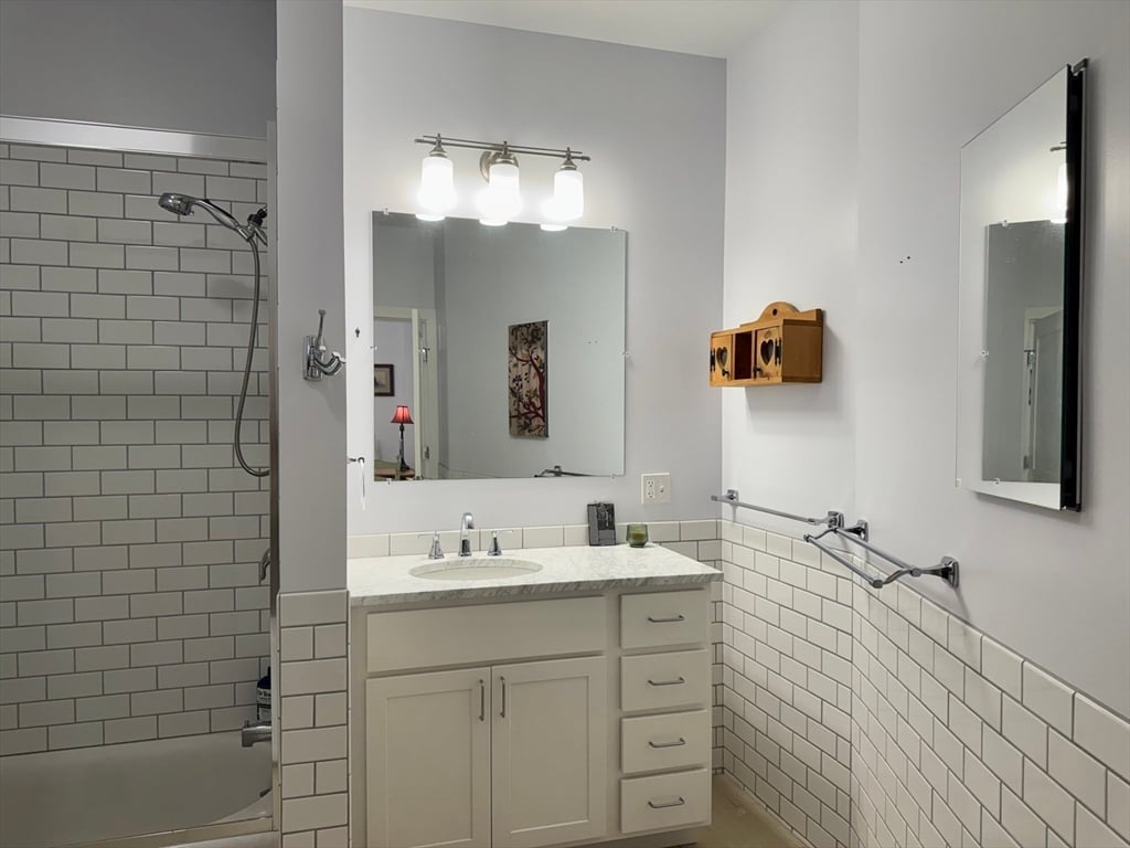 10 Deerfield Ave  #9 Photo 18