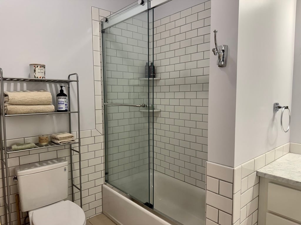 10 Deerfield Ave  #9 Photo 17