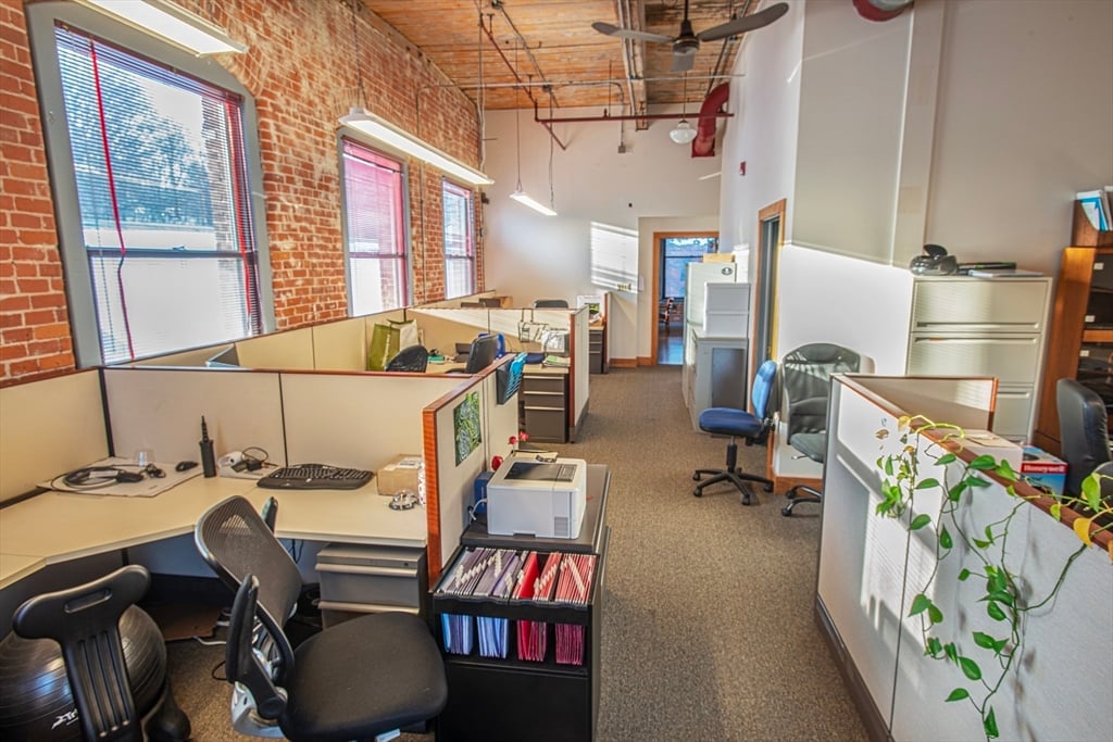 320 Riverside Dr  #1 Photo 16