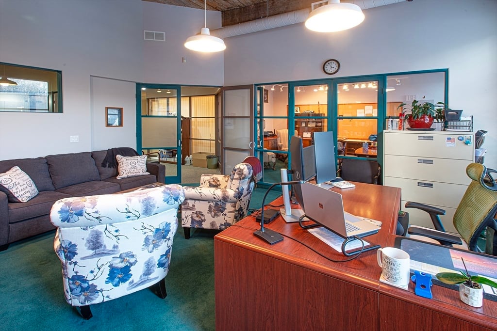 320 Riverside Dr  #1 Photo 24