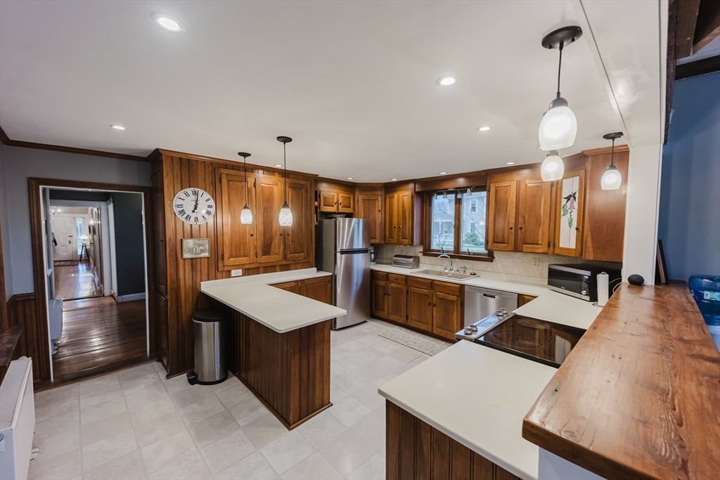 33 Main Street Photo 13