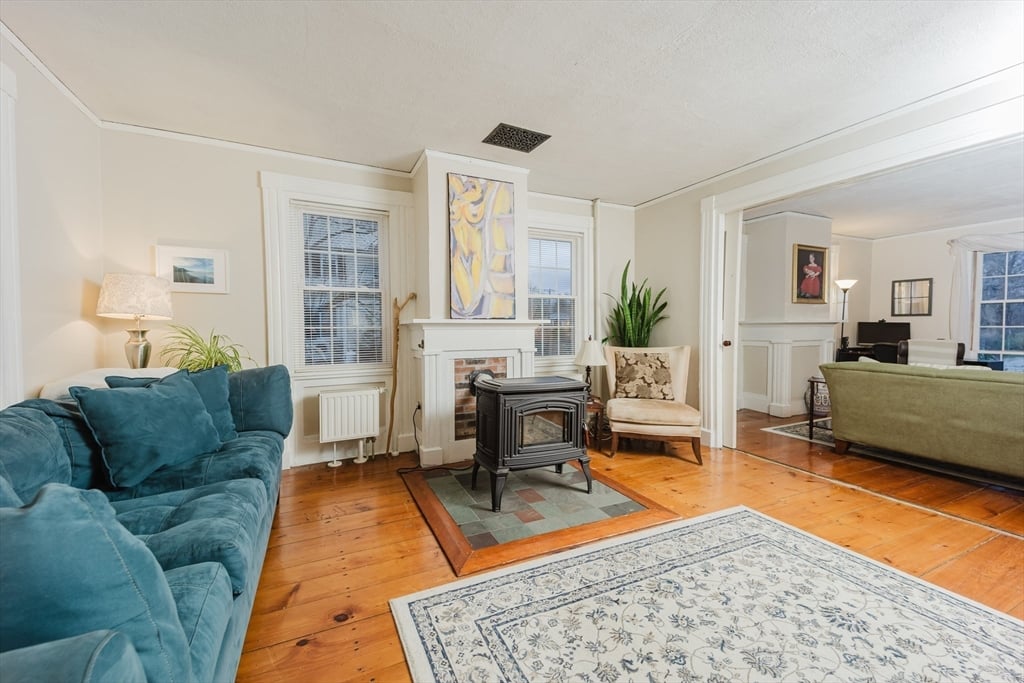 33 Main Street Photo 24