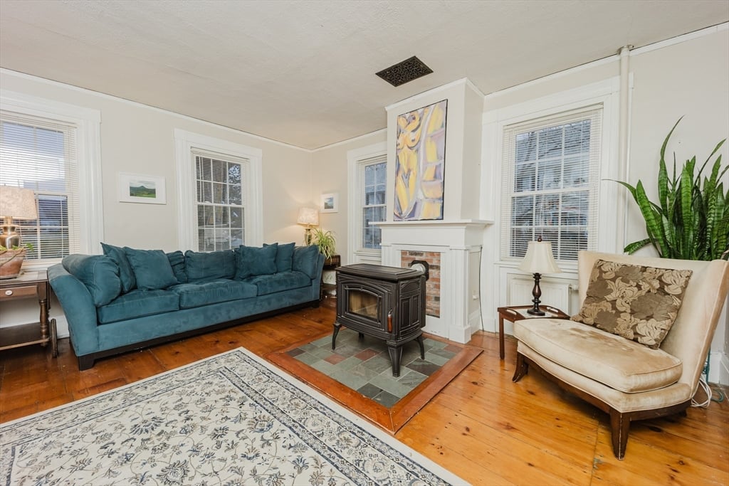 33 Main Street Photo 25