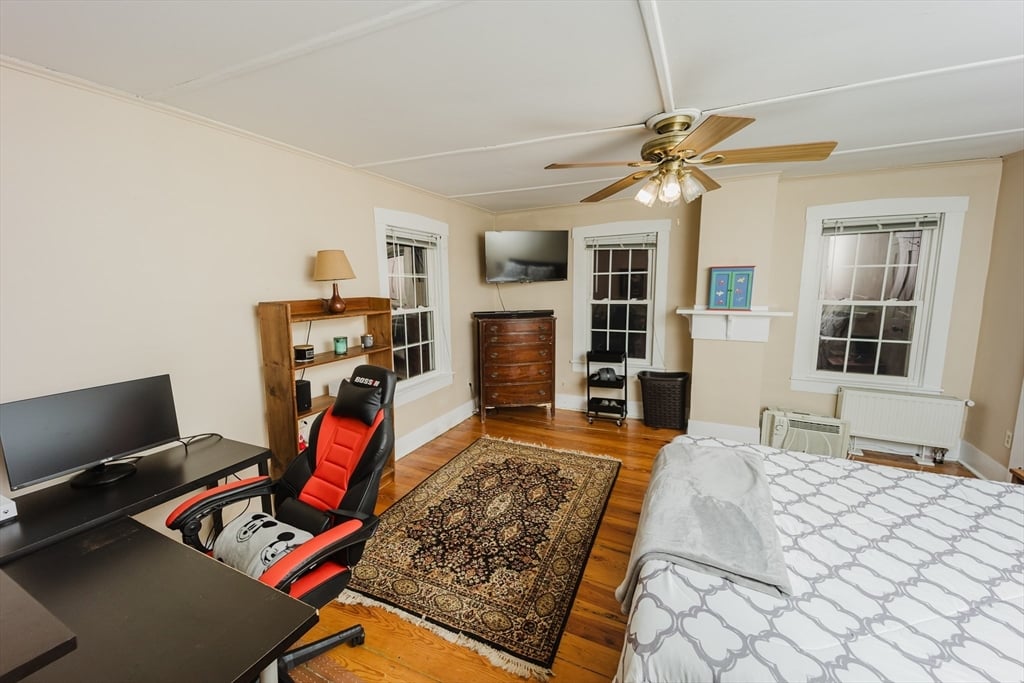 33 Main Street Photo 34