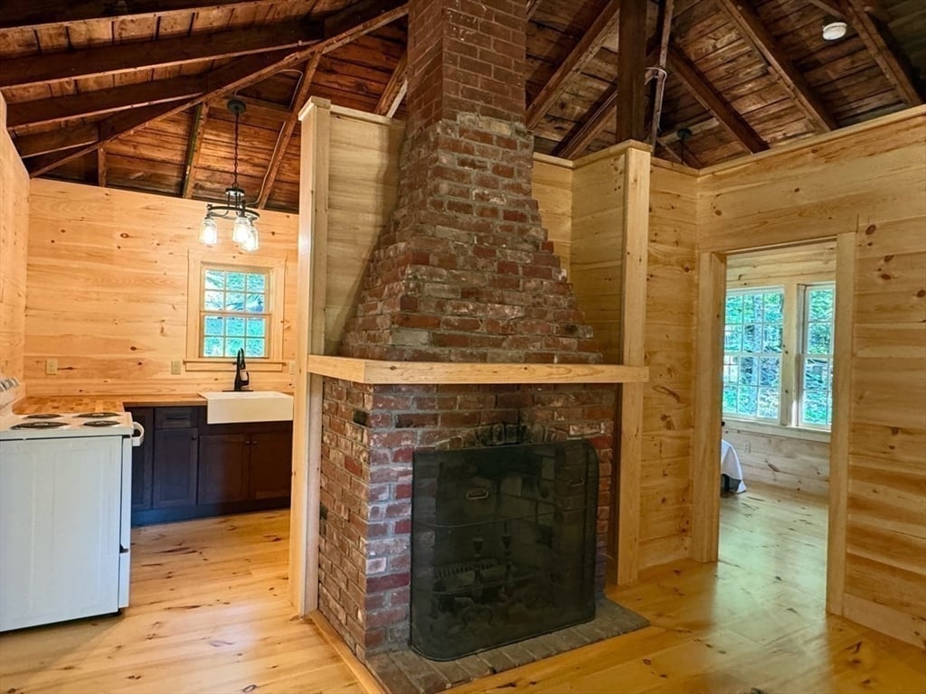 14 Wood Way Photo 17