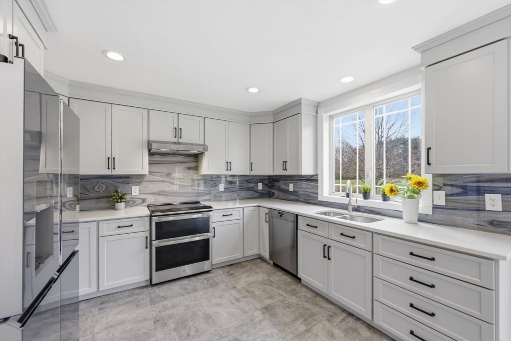 13 Shattuck Rd Photo 16