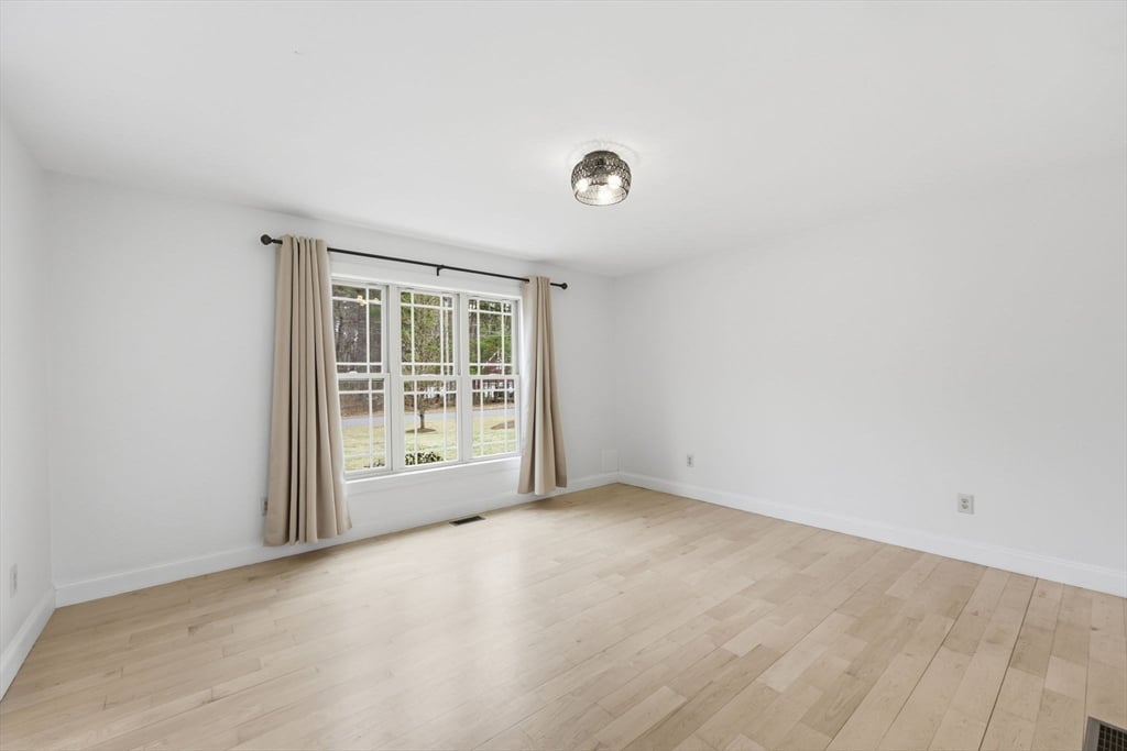 13 Shattuck Rd Photo 11