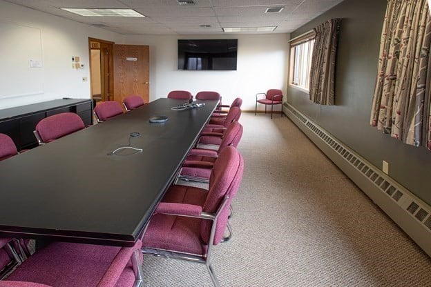 32 Industrial Dr E Photo 12