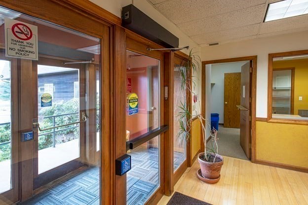 32 Industrial Dr E Photo 7