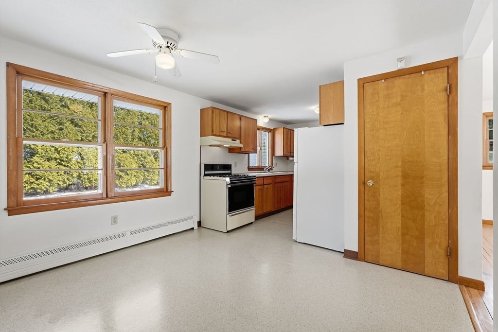 62 Bridge St. Photo 6