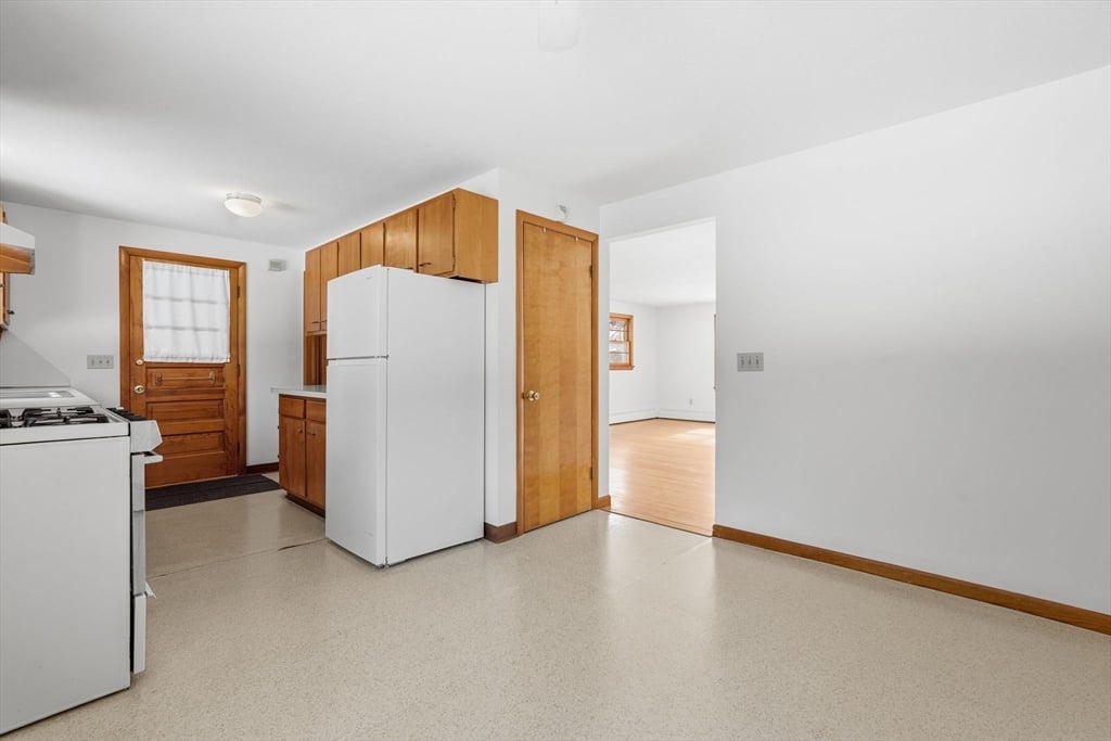 62 Bridge St. Photo 8