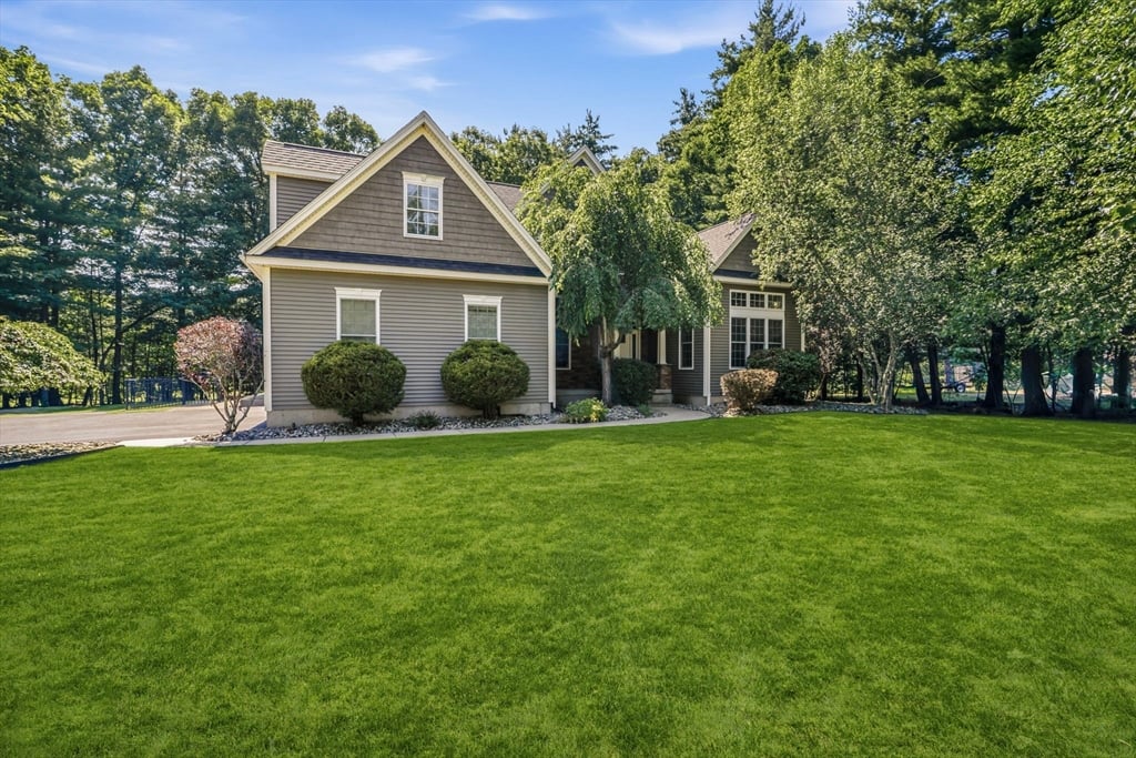 17 Bissonnette Cir Photo 3