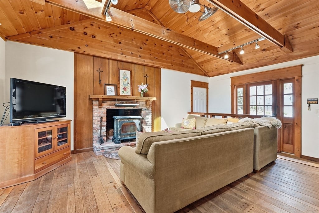 21 Meadow Wood Dr Photo 7