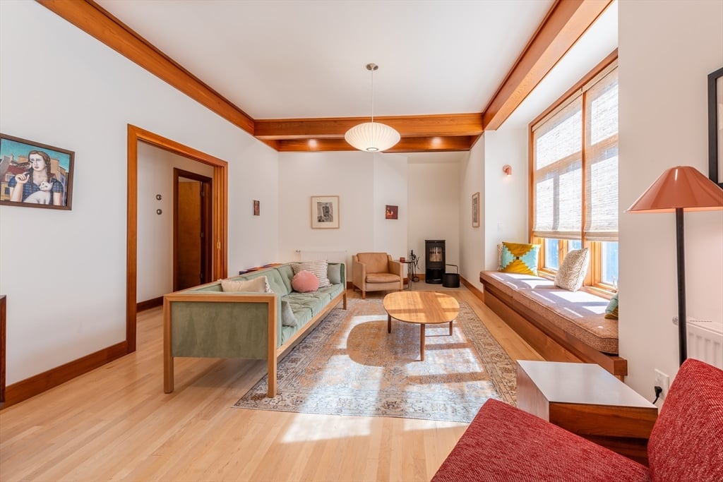 100 Larkspur Dr Photo 5