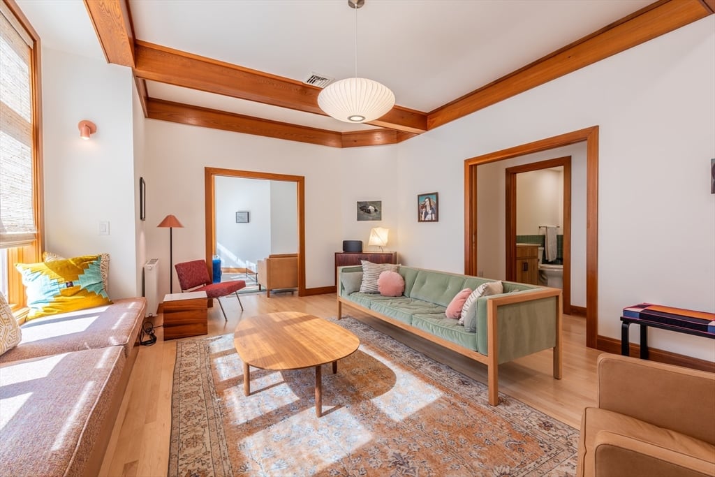 100 Larkspur Dr Photo 6