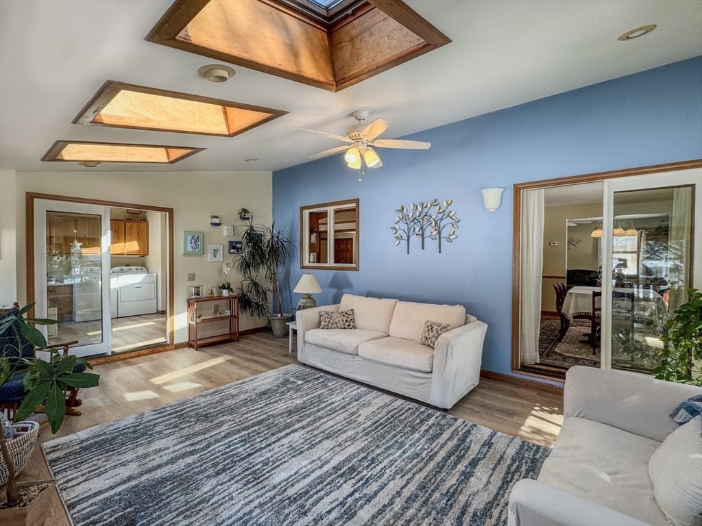 714 Colrain Rd Photo 15